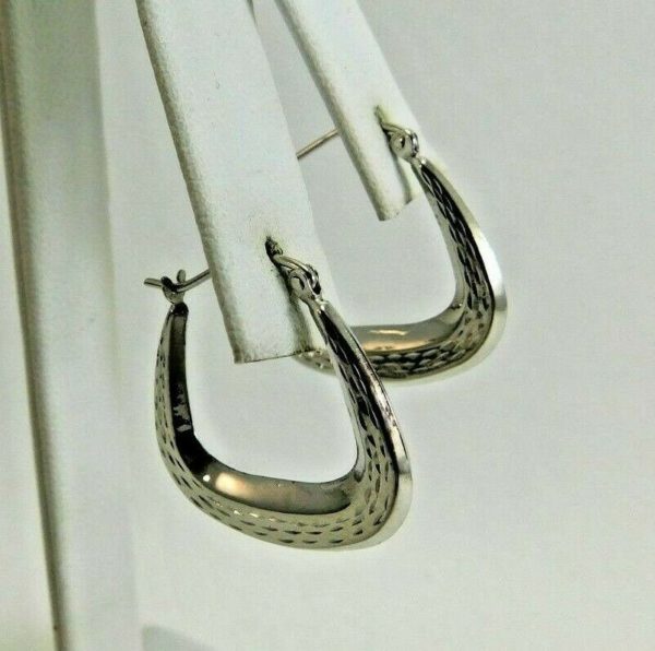 14K-White-Gold-Hollow-Trapezoid-Polished-Hoop-Earrings-AD0010-253819886571
