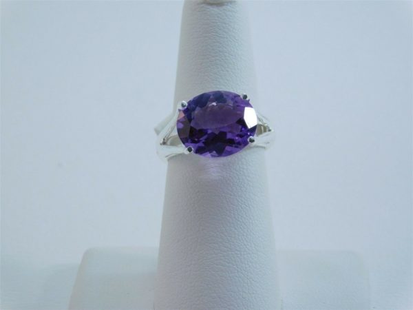 925-Sterling-Silver-Amethyst-Oval-Cut-Solitaire-Ring-LA0561-202328894211