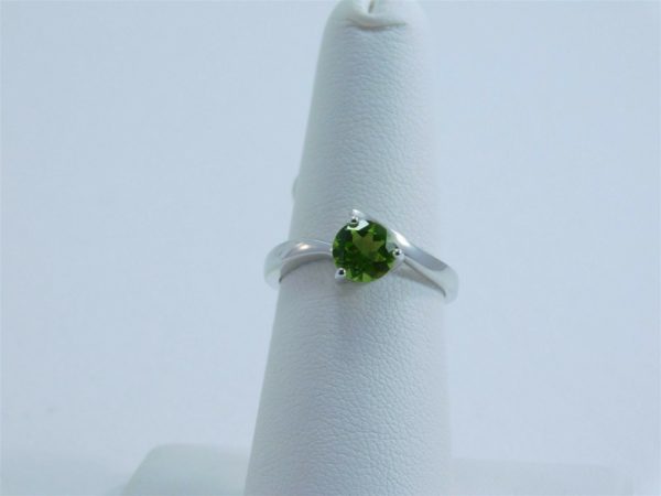 925-Sterling-Silver-Round-Cut-Peridot-Solitaire-Ring-LA0514-202328731175
