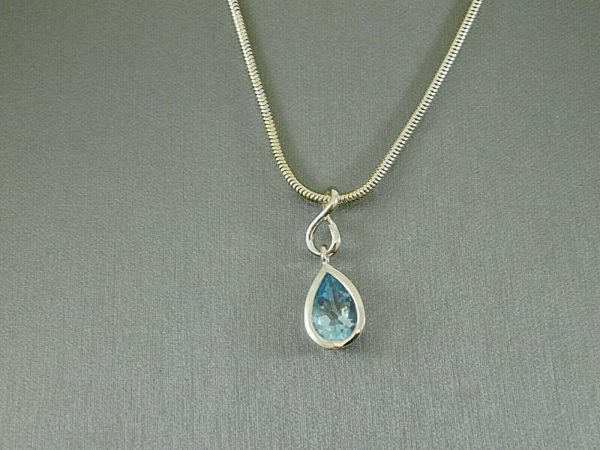 925-Sterling-Silver-Oval-Pendant-Charm-With-Light-Blue-Stone-JK0144-202904085116
